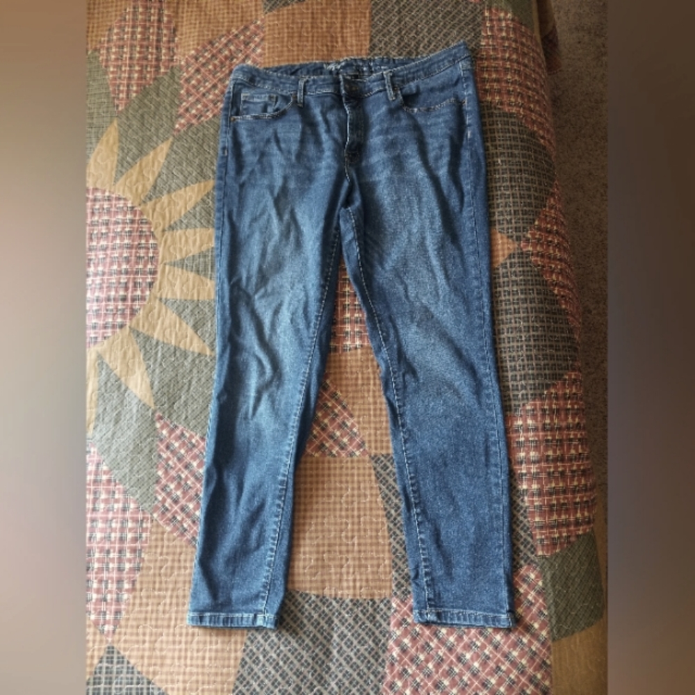 Massimo Mid-Rise Skinny Jeans